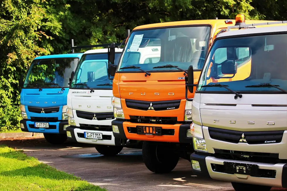 Transporte frigorífico para carga variada, ideal para alimentos y productos farmacéuticos.
